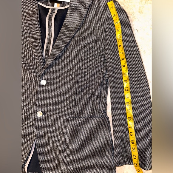 Boss Other - Gently used men’s suit M/L